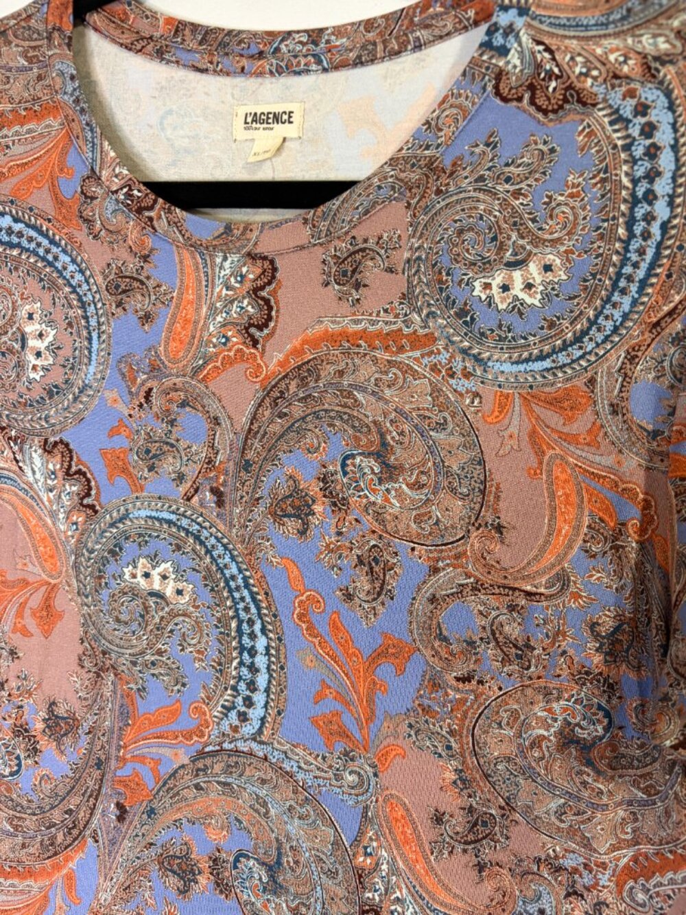 L'AGENCE Ressi Tee in French Paisley Periwinkle XL Rare NWOT New Extra Large - Picture 7 of 14